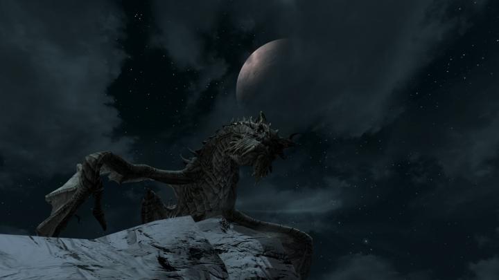 Paarthurnax at night.